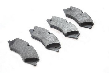 LR026221G - BRAKE PAD SET